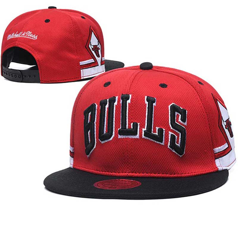 casquette bulls rouge