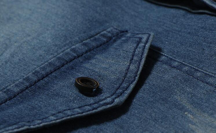 details poche chemise bleue americaine